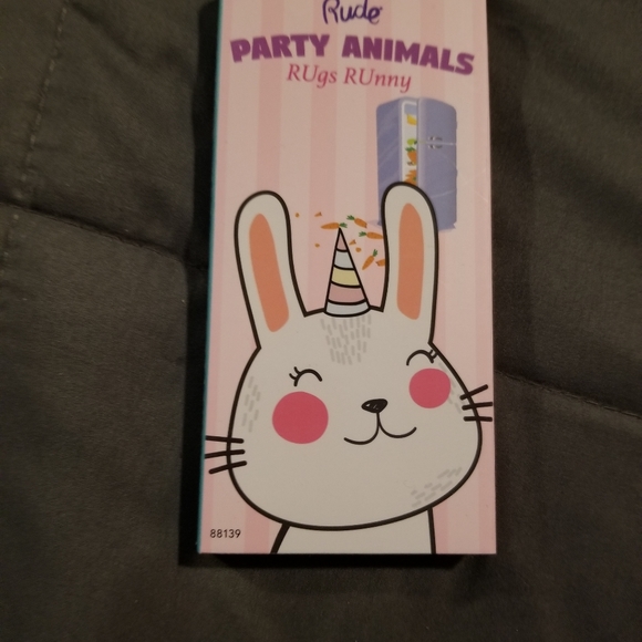 Assorted Makeup. - Picture 2 of 15